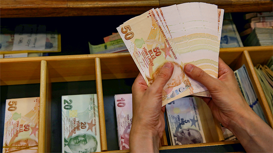 «У них есть доллары, у нас есть наш Бог»: почему обвалилась турецкая лира